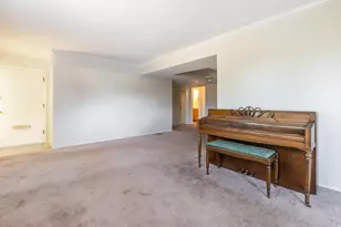 302 E Peach Ln S, Bountiful, UT 84010 - Photo 5