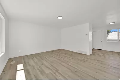 958 N 2075 W, Farr West, UT 84404 - Photo 11