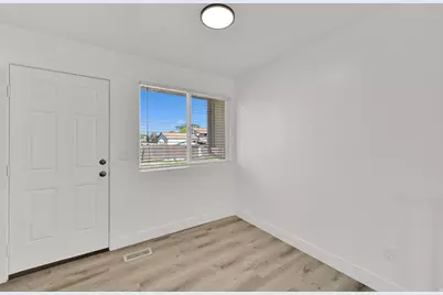 958 N 2075 W, Farr West, UT 84404 - Photo 7