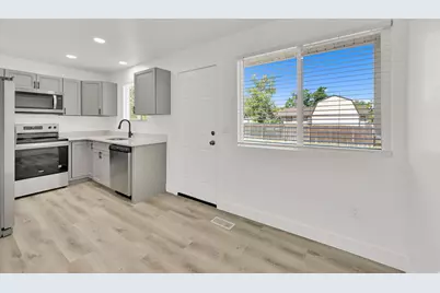 958 N 2075 W, Farr West, UT 84404 - Photo 15