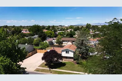 958 N 2075 W, Farr West, UT 84404 - Photo 5