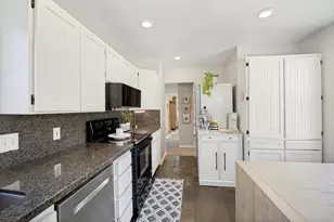 2333 E Lakeview Dr S, Salt Lake City, UT 84109 - Photo 5