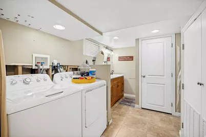 2333 E Lakeview Dr S, Salt Lake City, UT 84109 - Photo 15