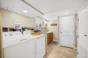 2333 E Lakeview Dr S, Salt Lake City, UT 84109 - Photo 15