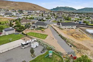 9707 N Hummer Dr, Eagle Mountain, UT 84005 - Photo 39