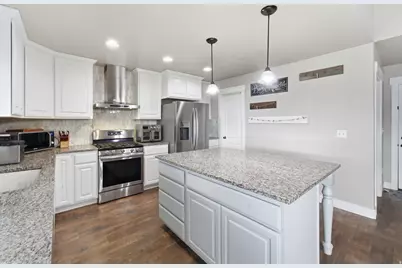 9707 N Hummer Dr, Eagle Mountain, UT 84005 - Photo 17