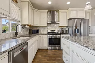 9707 N Hummer Dr #502, Eagle Mountain, UT 84005 - Photo 15