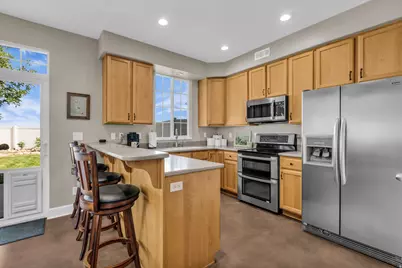 658 Canterbury Ln, North Salt Lake, UT 84054 - Photo 5