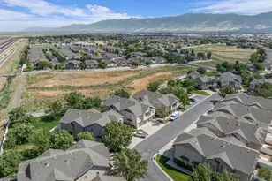 658 Canterbury Ln, North Salt Lake, UT 84054 - Photo 23