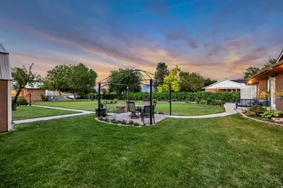 3376 W 10000 S, South Jordan, UT 84095 - Photo 31