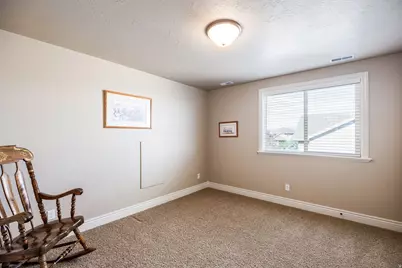 258 E Red Leaf Dr, Draper, UT 84020 - Photo 27