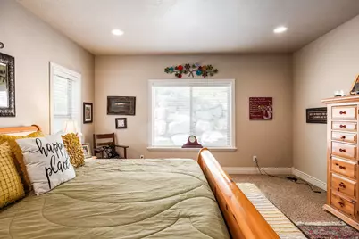 258 E Red Leaf Dr, Draper, UT 84020 - Photo 17