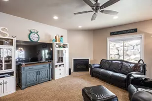 258 E Red Leaf Dr, Draper, UT 84020 - Photo 13