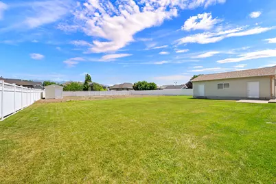 2467 S 2000 W, Syracuse, UT 84075 - Photo 25