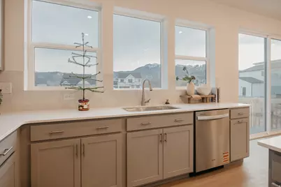 5233 S Paramount Dr, Riverdale, UT 84405 - Photo 15