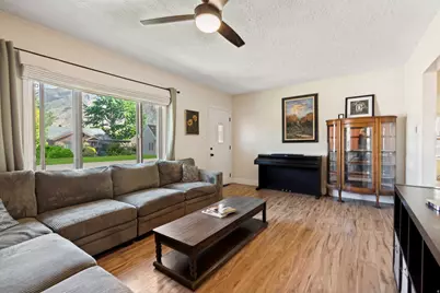 127 W 300 N, Springville, UT 84663 - Photo 3