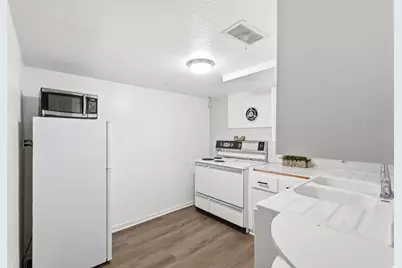 270 E 700 N, Logan, UT 84321 - Photo 21