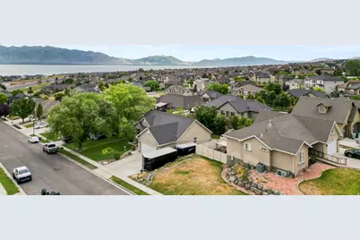 143 W Wrangler Ave, Saratoga Springs, UT 84045 - Photo 37