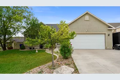 143 W Wrangler Ave, Saratoga Springs, UT 84045 - Photo 3