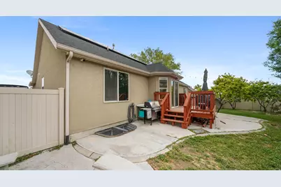 143 W Wrangler Ave, Saratoga Springs, UT 84045 - Photo 23