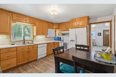 161 E 100 N, Bicknell, UT 84715 - Photo 7