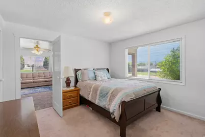 161 E 100 N, Bicknell, UT 84715 - Photo 21