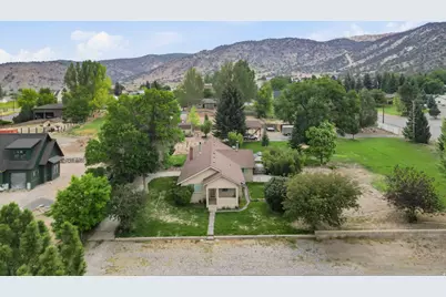 161 E 100 N, Bicknell, UT 84715 - Photo 49