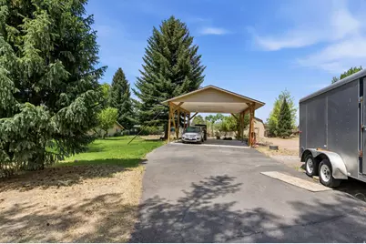 161 E 100 N, Bicknell, UT 84715 - Photo 29