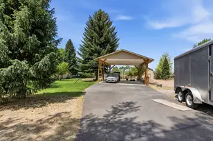 161 E 100 N, Bicknell, UT 84715 - Photo 29