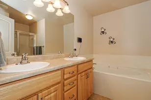 940 W Willow Green Way, Farmington, UT 84025 - Photo 21