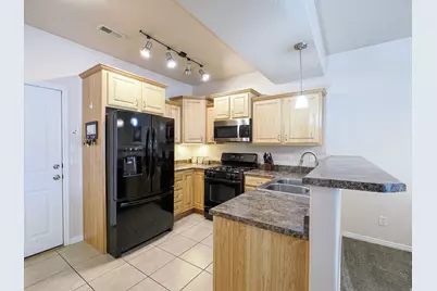 940 W Willow Green Way, Farmington, UT 84025 - Photo 9