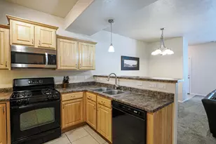 940 W Willow Green Way, Farmington, UT 84025 - Photo 11