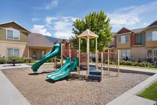 940 W Willow Green Way, Farmington, UT 84025 - Photo 45