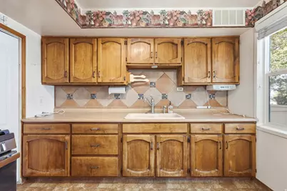 3891 S Grandview Dr E, Ogden, UT 84403 - Photo 5