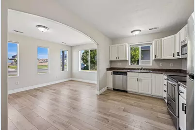 2359 S 3300 W, Syracuse, UT 84075 - Photo 5
