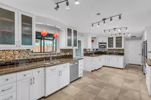 5629 S Laurelwood St, Holladay, UT 84121 - Photo 9