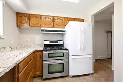 7050 S 260 E, Midvale, UT 84047 - Photo 11