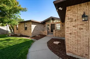 254 E 1825 N, Centerville, UT 84014 - Photo 3