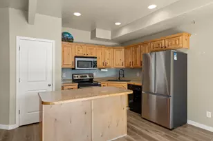 359 E 2275 N, North Ogden, UT 84414 - Photo 9