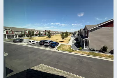 1572 E 460 S, Hyrum, UT 84319 - Photo 15