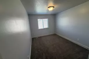 1572 E 460 S, Hyrum, UT 84319 - Photo 9
