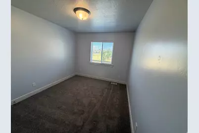1572 E 460 S, Hyrum, UT 84319 - Photo 13