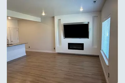 1572 E 460 S, Hyrum, UT 84319 - Photo 5