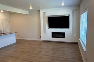 1572 E 460 S, Hyrum, UT 84319 - Photo 5