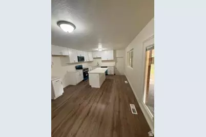 7112 S 2780 E, Cottonwood Heights, UT 84121 - Photo 11