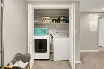 1073 N 175 E, Layton, UT 84041 - Photo 13