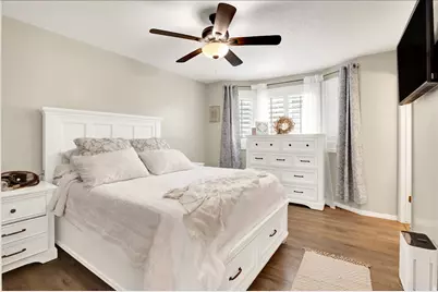 1073 N 175 E, Layton, UT 84041 - Photo 17