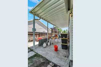 1073 N 175 E, Layton, UT 84041 - Photo 35