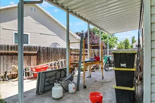 1073 N 175 E, Layton, UT 84041 - Photo 35