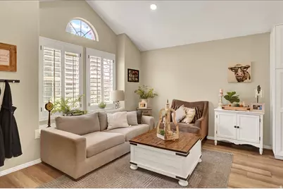 1073 N 175 E, Layton, UT 84041 - Photo 9